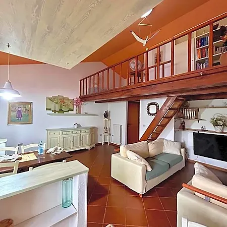 Amazing House 10 Minutes By Car From The